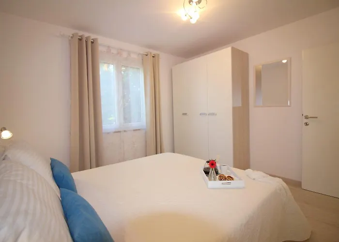 - Lavanda 2 Πόρετς