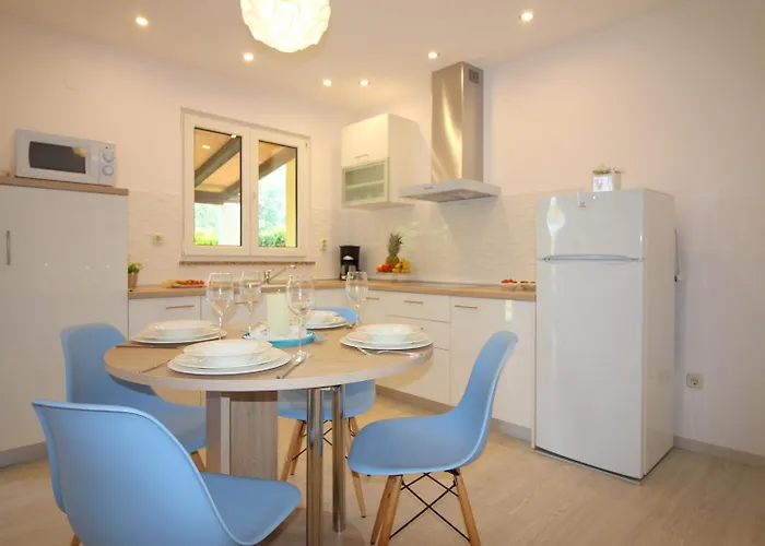 - Lavanda 2 * Πόρετς