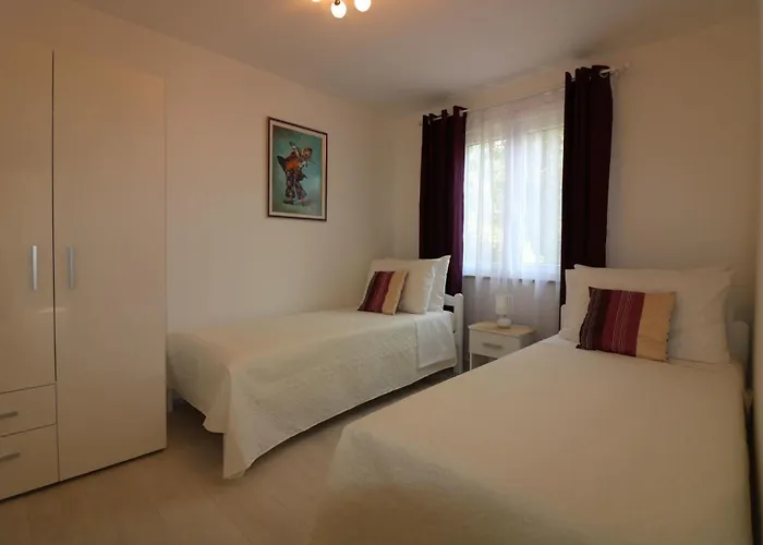 - Lavanda 2 Πόρετς