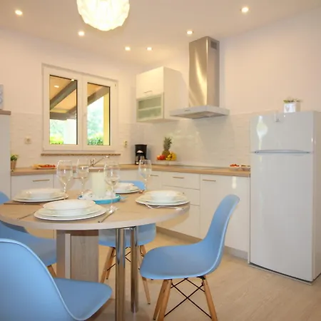 - Lavanda 2 * Porec
